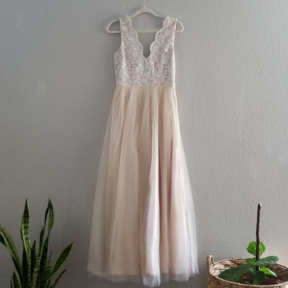 Beautiful Lulus Dress size M - Picture 1 of 8